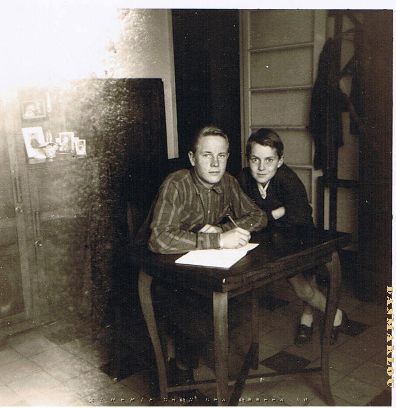 PIERRE ET JACKY GALY RESIDENCE PERRET ORAN.JPG
